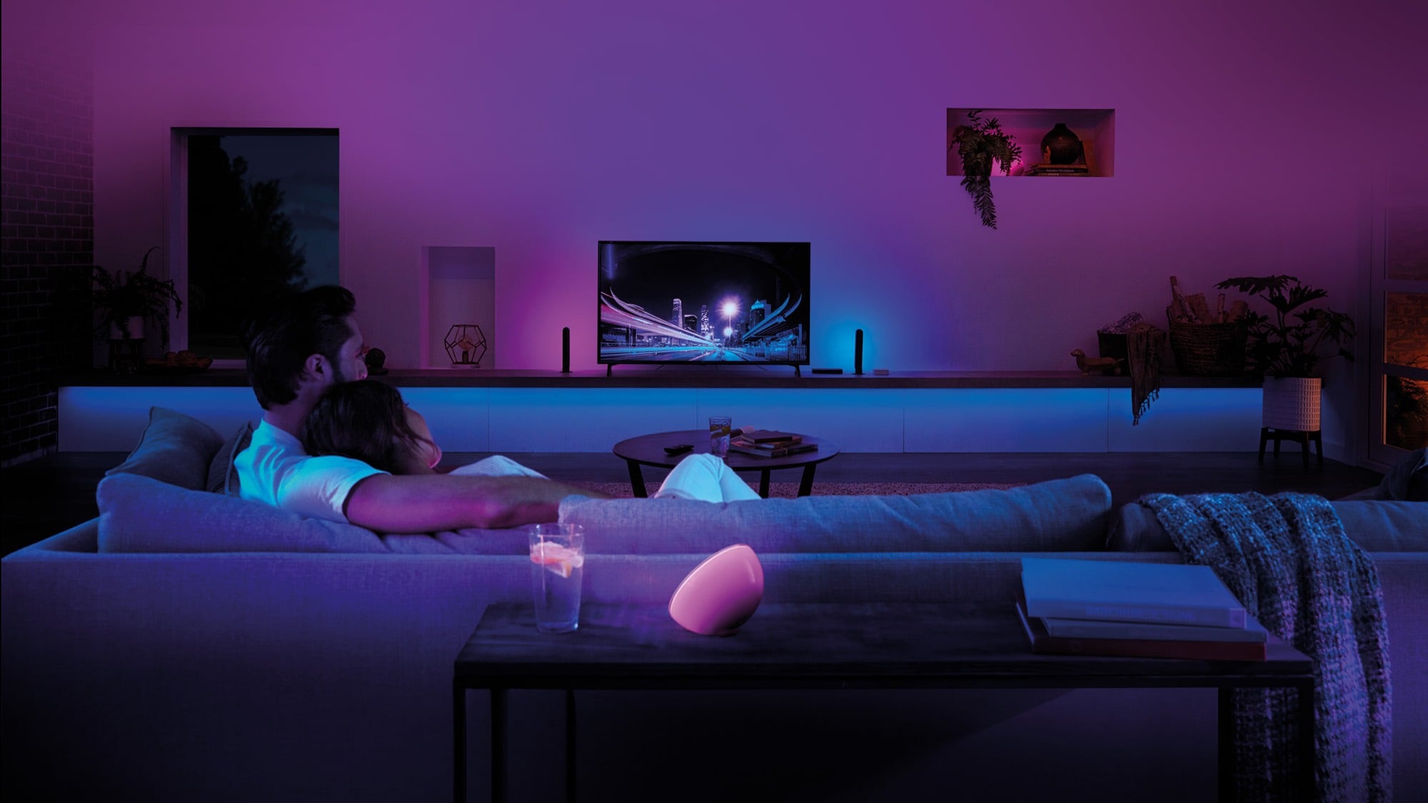 How to Sync Philips Hue Lights to ANY TV! (Hue Sync Box + Lightstrip +  Signe Floor Lamps + LG CX) 