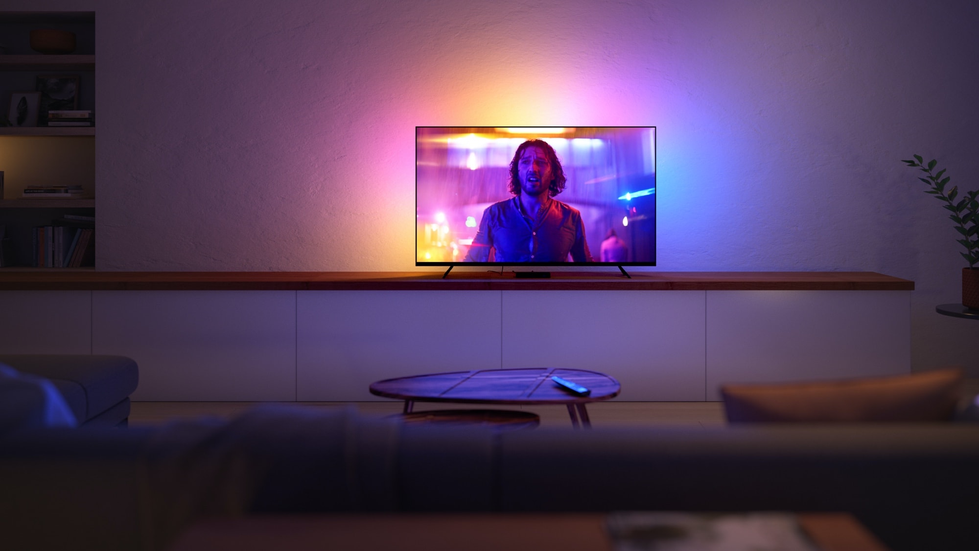 Hue Play Gradient Lightstrip, arriva la striscia LED per portare l'effetto  Ambilight su qualsiasi TV